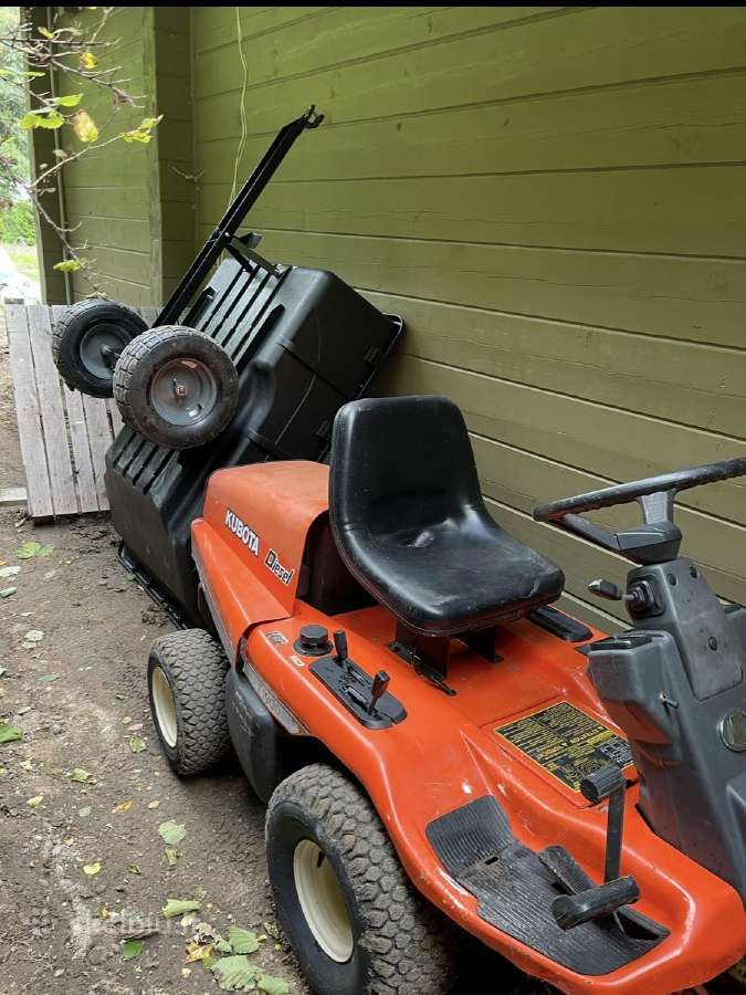 Kubota F1900 4x4 traktoriukas žoliapjovė - nuotraukos Nr. 8