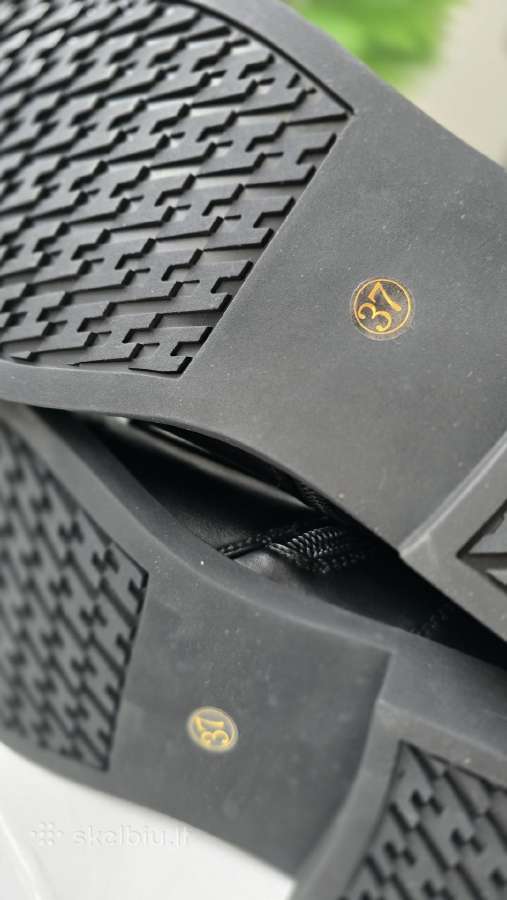 Juodi batai su dekoratyvine sagtimi - nuotraukos Nr. 8