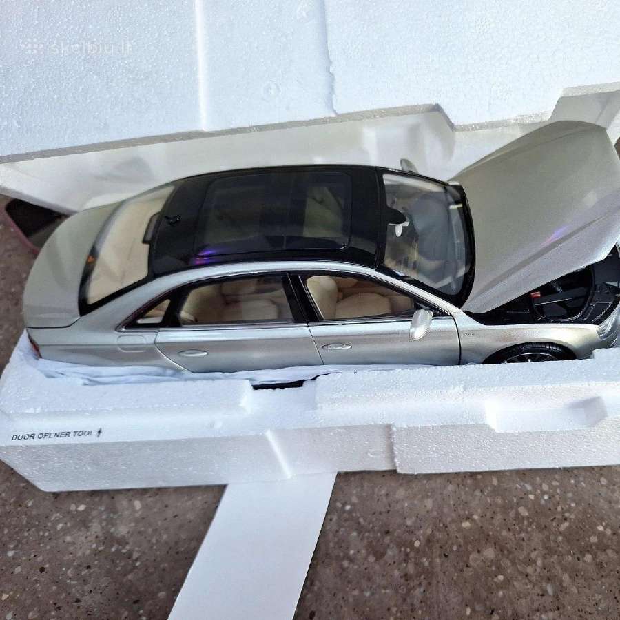 Kyosho Audi A8 L W12 1:18 - nuotraukos Nr. 3