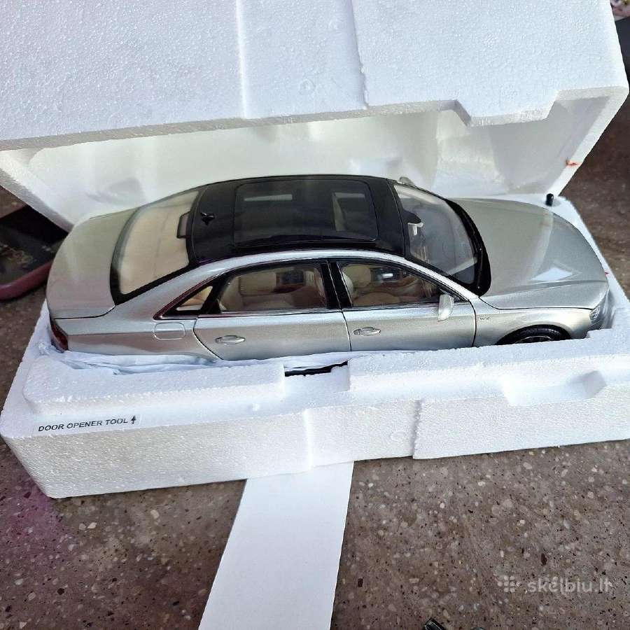 Kyosho Audi A8 L W12 1:18 - nuotraukos Nr. 5