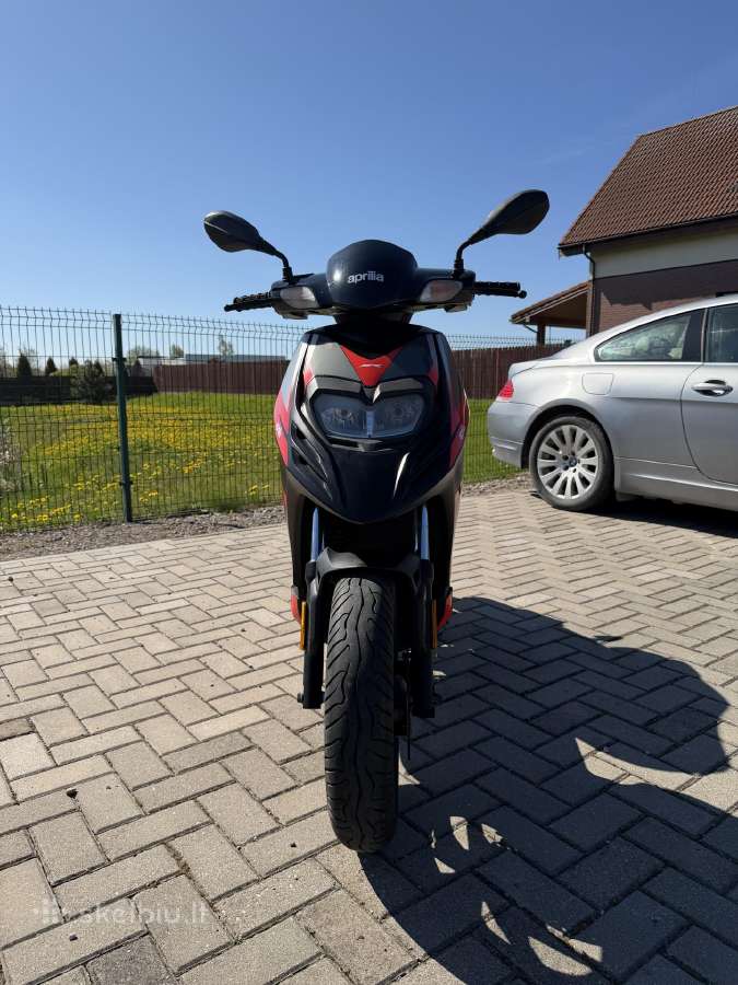 Aprilia Sr Motard - nuotraukos Nr. 2