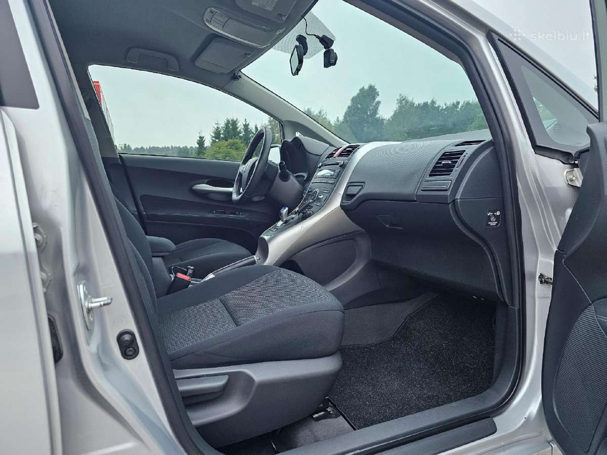 Toyota Auris - nuotraukos Nr. 12