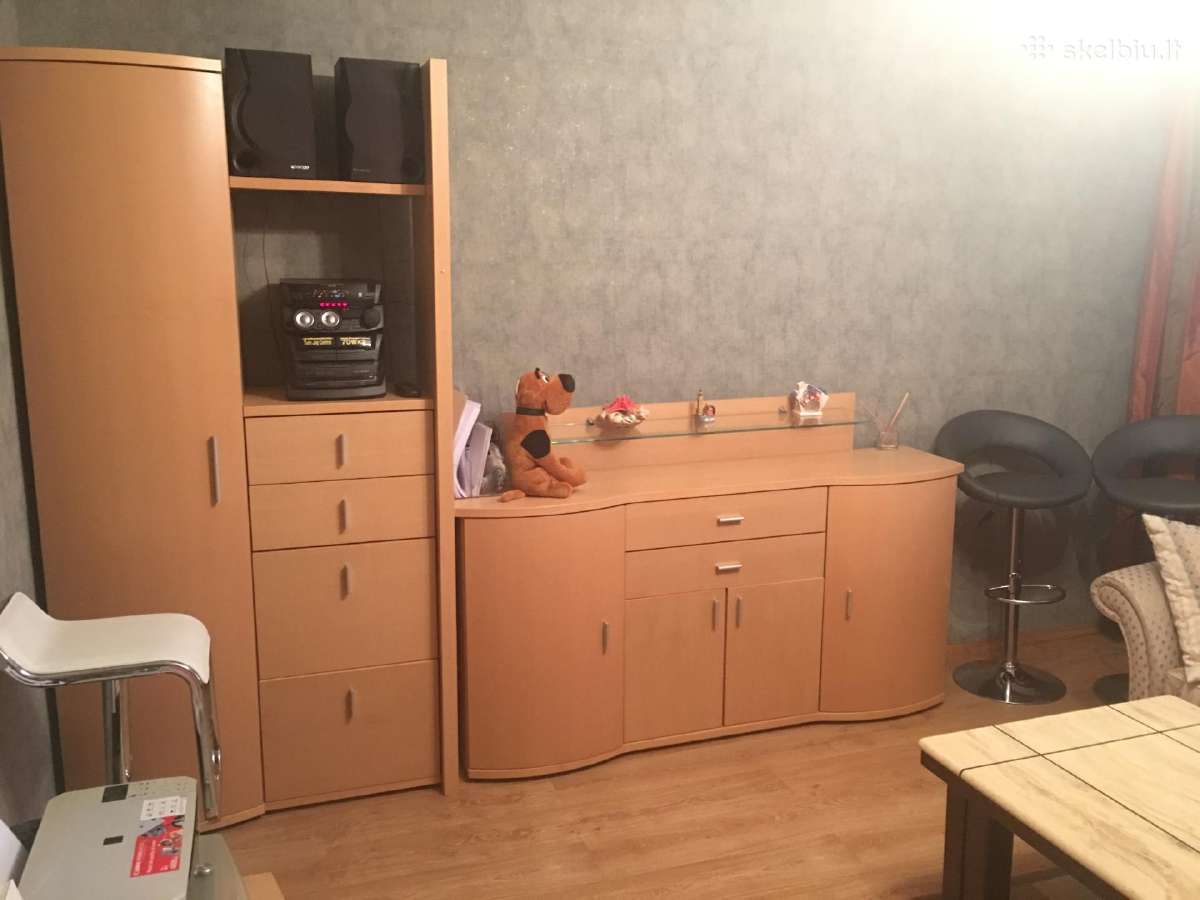 Parduodu svetainės sekcija su komoda bei staliuką - nuotraukos Nr. 4