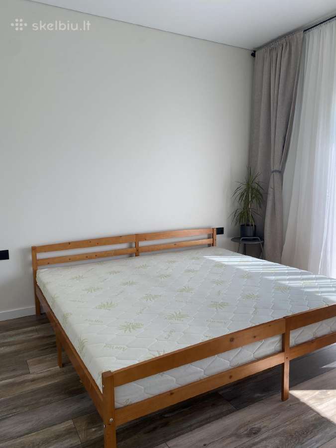 200x200 lova su čiužiniu - nuotraukos Nr. 2