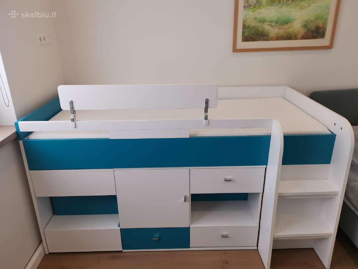 Lova su stalu ir spintelėmis vaikui - nuotraukos Nr. 2