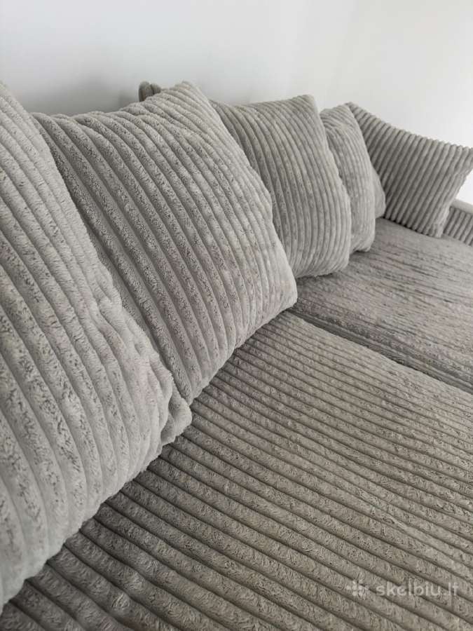 Svetainės pilka minkšta sofa - nuotraukos Nr. 3