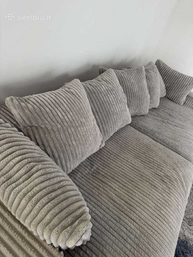 Svetainės pilka minkšta sofa - nuotraukos Nr. 4