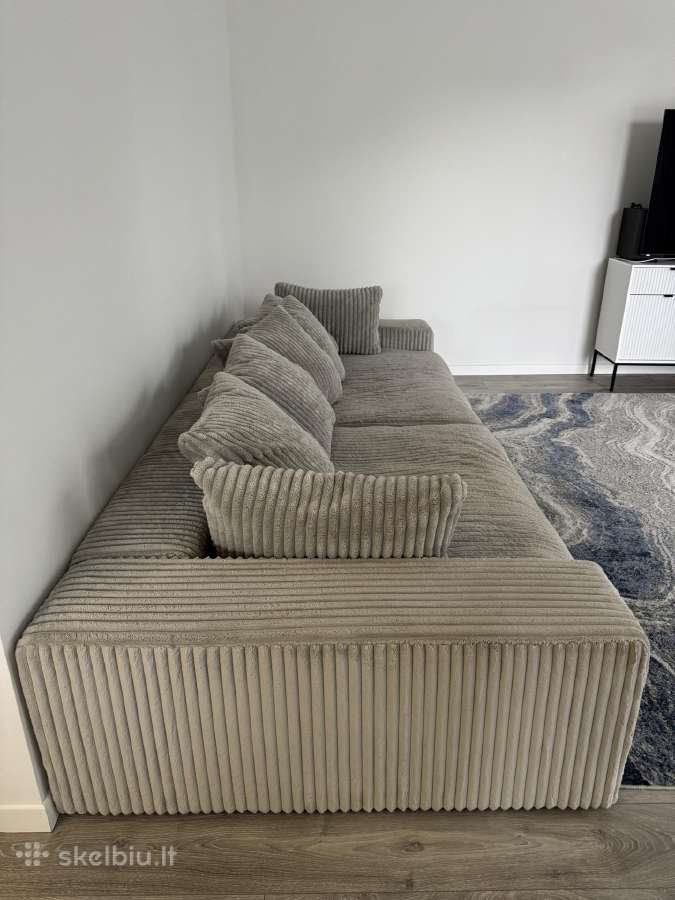 Svetainės pilka minkšta sofa - nuotraukos Nr. 6