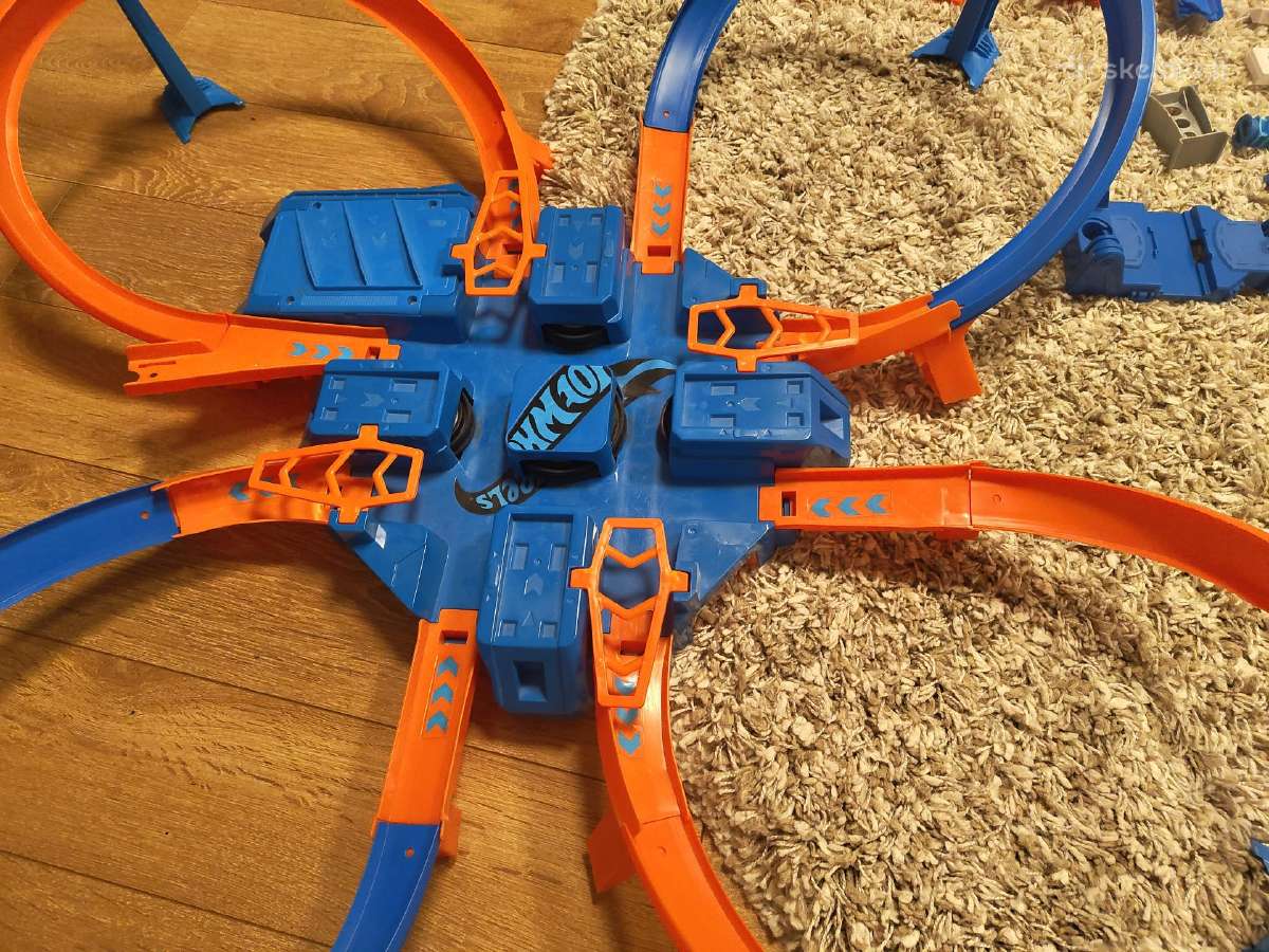 Hotwheels trasos (Hotwheels criss cross crash) - nuotraukos Nr. 6