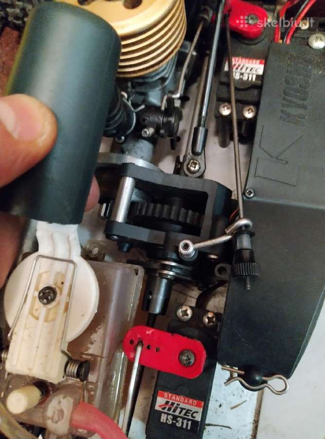 Kyosho Inferno Tr15 nitro RC masina - nuotraukos Nr. 8