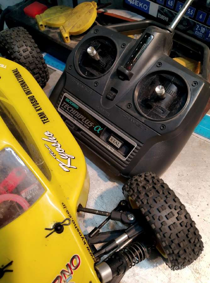 Kyosho Inferno Tr15 nitro RC masina - nuotraukos Nr. 3