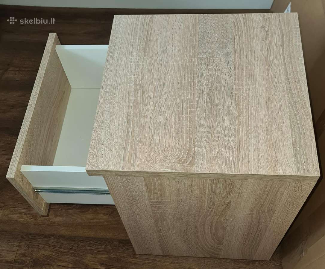Spintele naktine sonoma prie lovos - nuotraukos Nr. 3