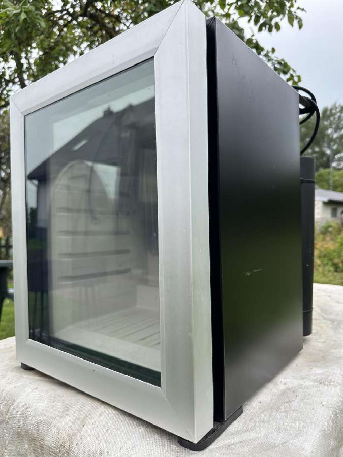 Šveicariškas mini šaldytuvas Minibar Ag - nuotraukos Nr. 2