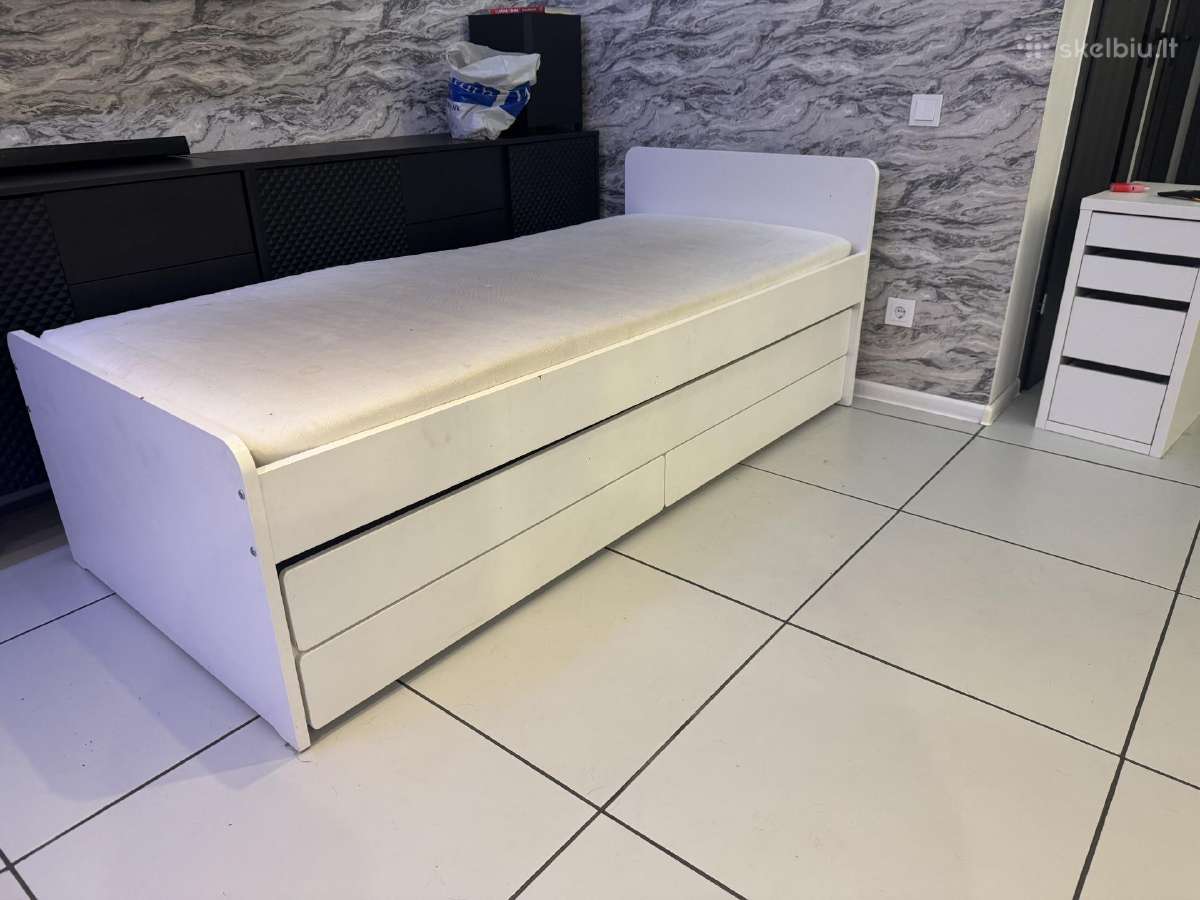 Kušete su 2 stalčiais ir 2 čiuźiniais 90x200 - nuotraukos Nr. 2