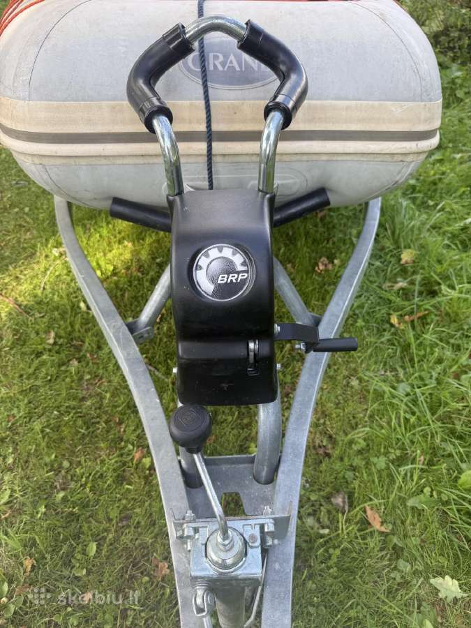 Puikus stabilus laivelis ,3,3 m plastiko dugnas - nuotraukos Nr. 7