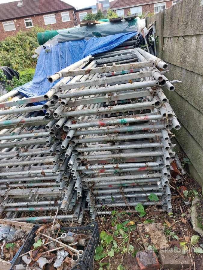 Parduodami Plettac 70 tipo naudoti pastoliai - nuotraukos Nr. 2