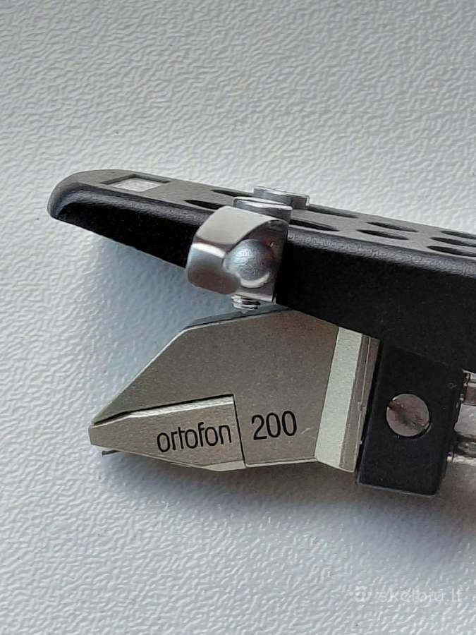 Patefonas Rega planar 3 Mc Ortofon 200 galvute - nuotraukos Nr. 2