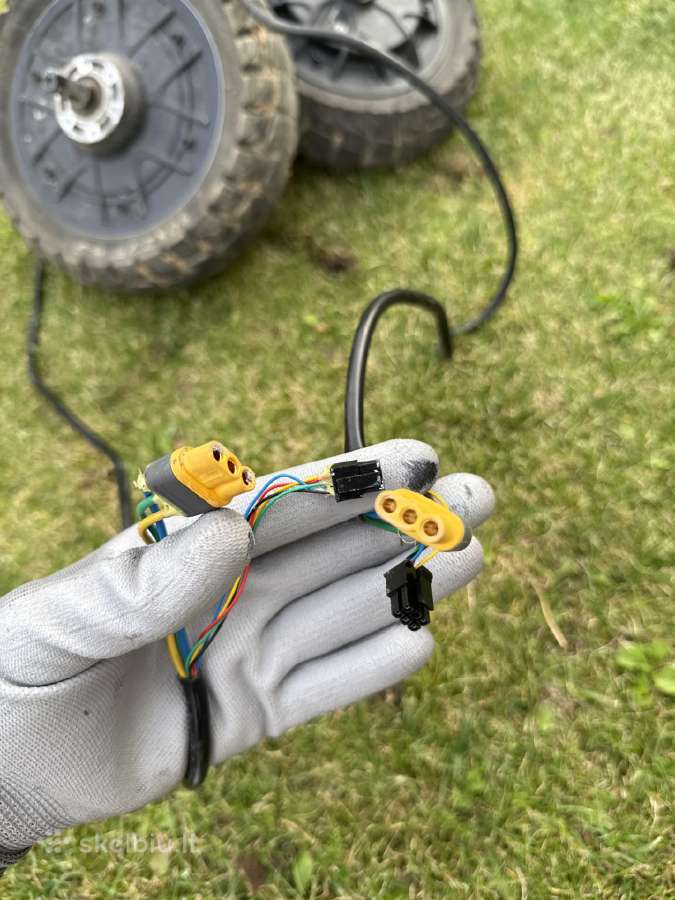 G2 master 2025 motorai su padangomis - nuotraukos Nr. 2