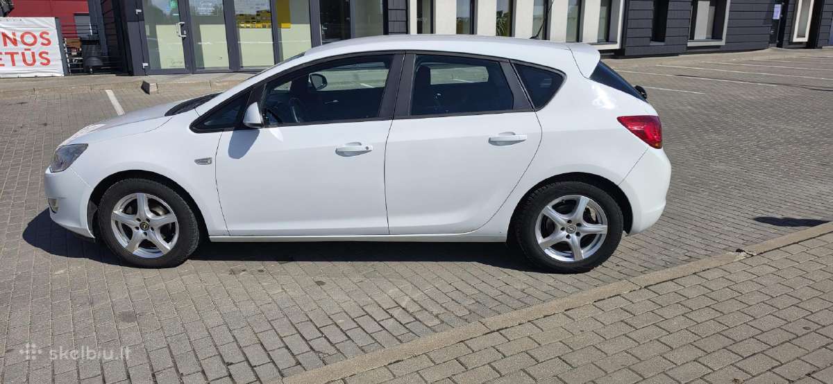Opel Astra 2011m - nuotraukos Nr. 2