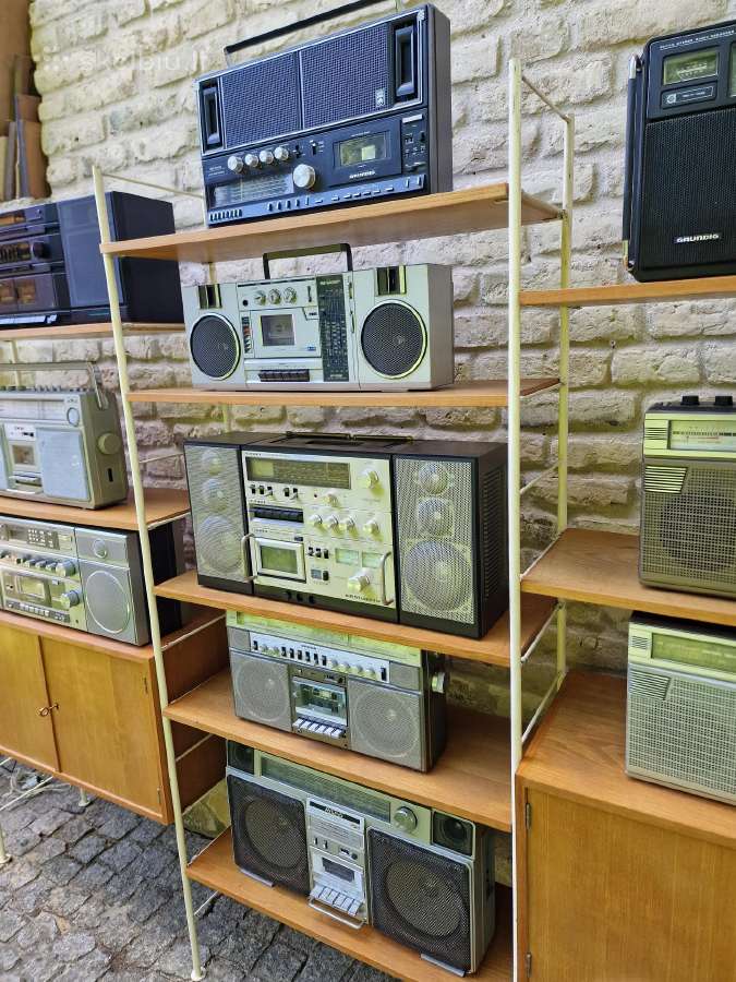 Vintažinės 8-9 dešimtmečių nešiojamos magnetolos - nuotraukos Nr. 3