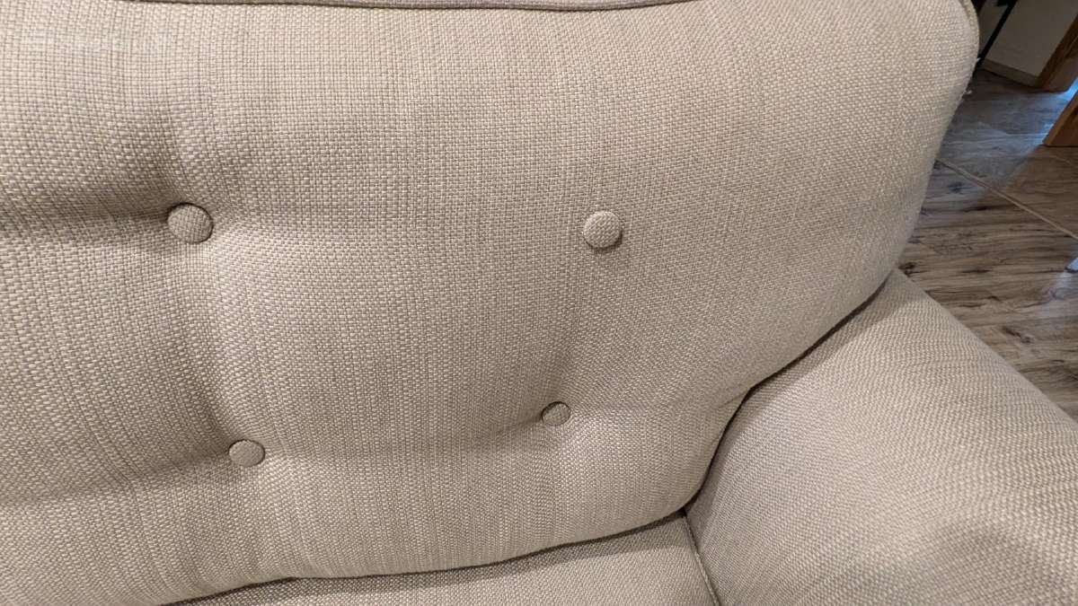 Klasikinė svetainės sofa - nuotraukos Nr. 5