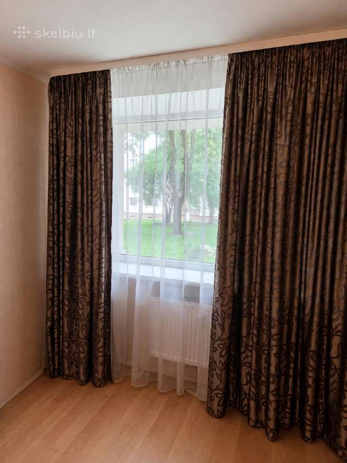 Elegantiškos rudos užuolaidos su subtiliu raštu - nuotraukos Nr. 2