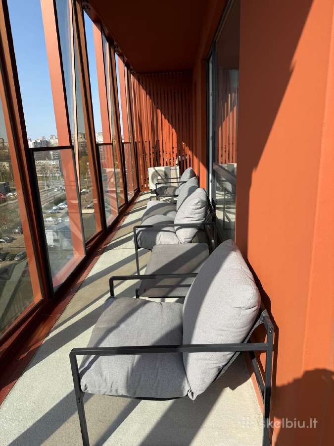 Išskirtinis 2 Kambarių Butas Su 30 M² Įstiklinta - nuotraukos Nr. 2