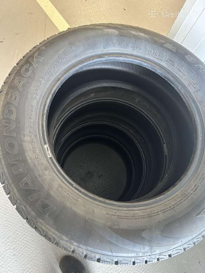 225/65 R17 Bridgestone vasarines padangos - nuotraukos Nr. 2