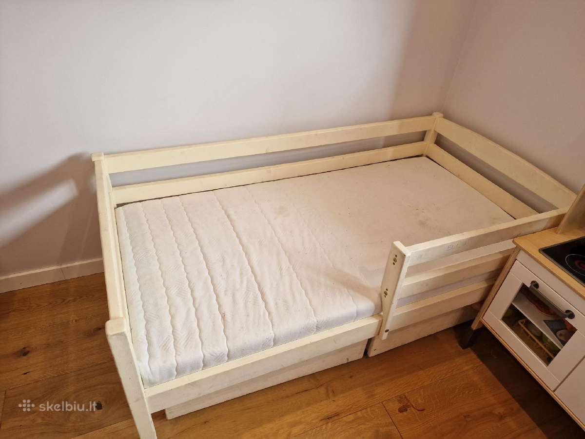 Vaikiska tvirta lova is medzio masyvo - nuotraukos Nr. 2