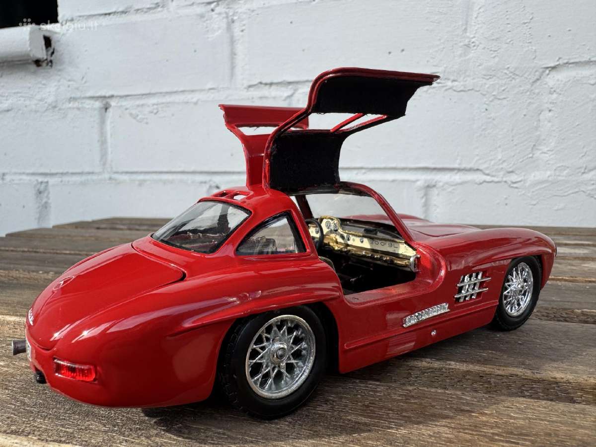 Burago 1:24 modeliukai - nuotraukos Nr. 25