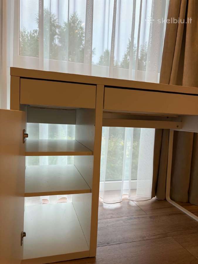 Naudotas Ikea baltas rašomas stalas Micke - nuotraukos Nr. 3