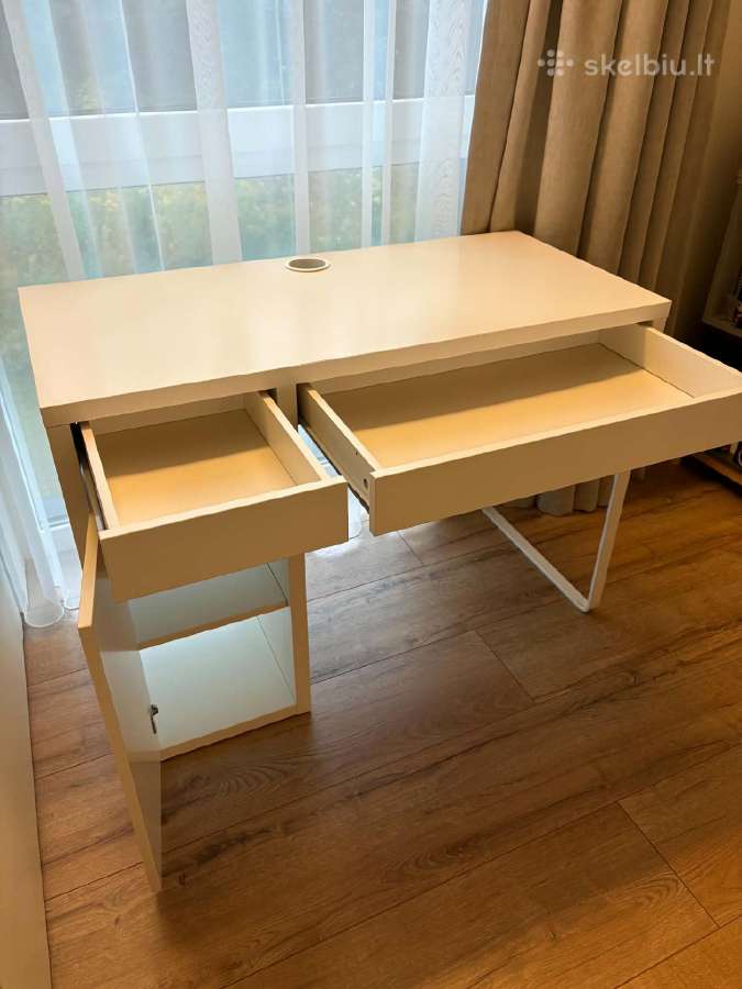 Naudotas Ikea baltas rašomas stalas Micke - nuotraukos Nr. 4