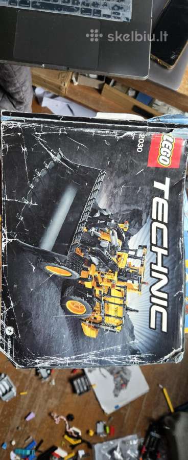 Lego Technics 42030 Wheel Loader - nuotraukos Nr. 3