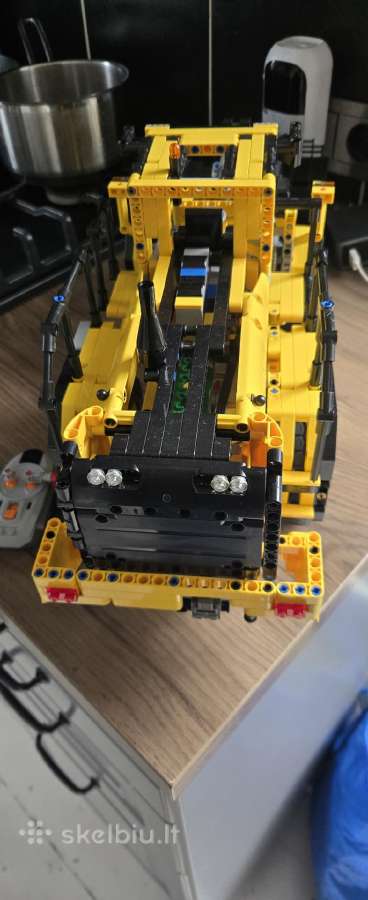 Lego Technics 42030 Wheel Loader - nuotraukos Nr. 4