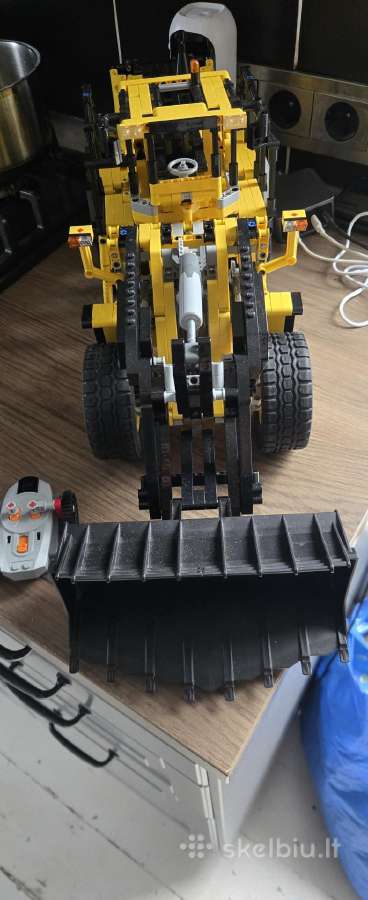 Lego Technics 42030 Wheel Loader - nuotraukos Nr. 5