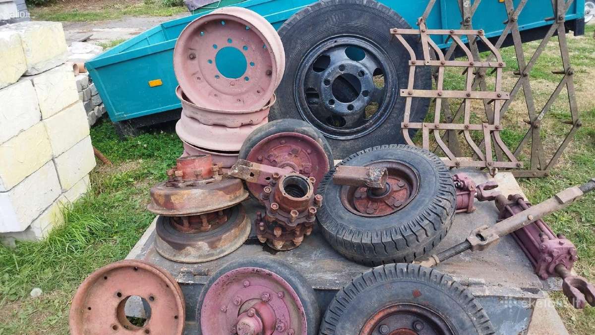 Parduodu priekabas ir žemės ūkio technikos dalis - nuotraukos Nr. 8