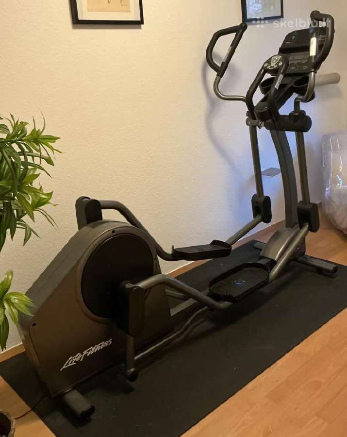 Elipsinis treniruoklis Life Fitness E3 - nuotraukos Nr. 2