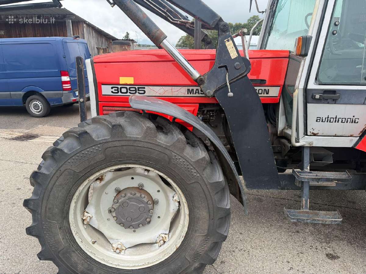 Massey Ferguson 3095 su frontaliniu krautuvu - nuotraukos Nr. 2
