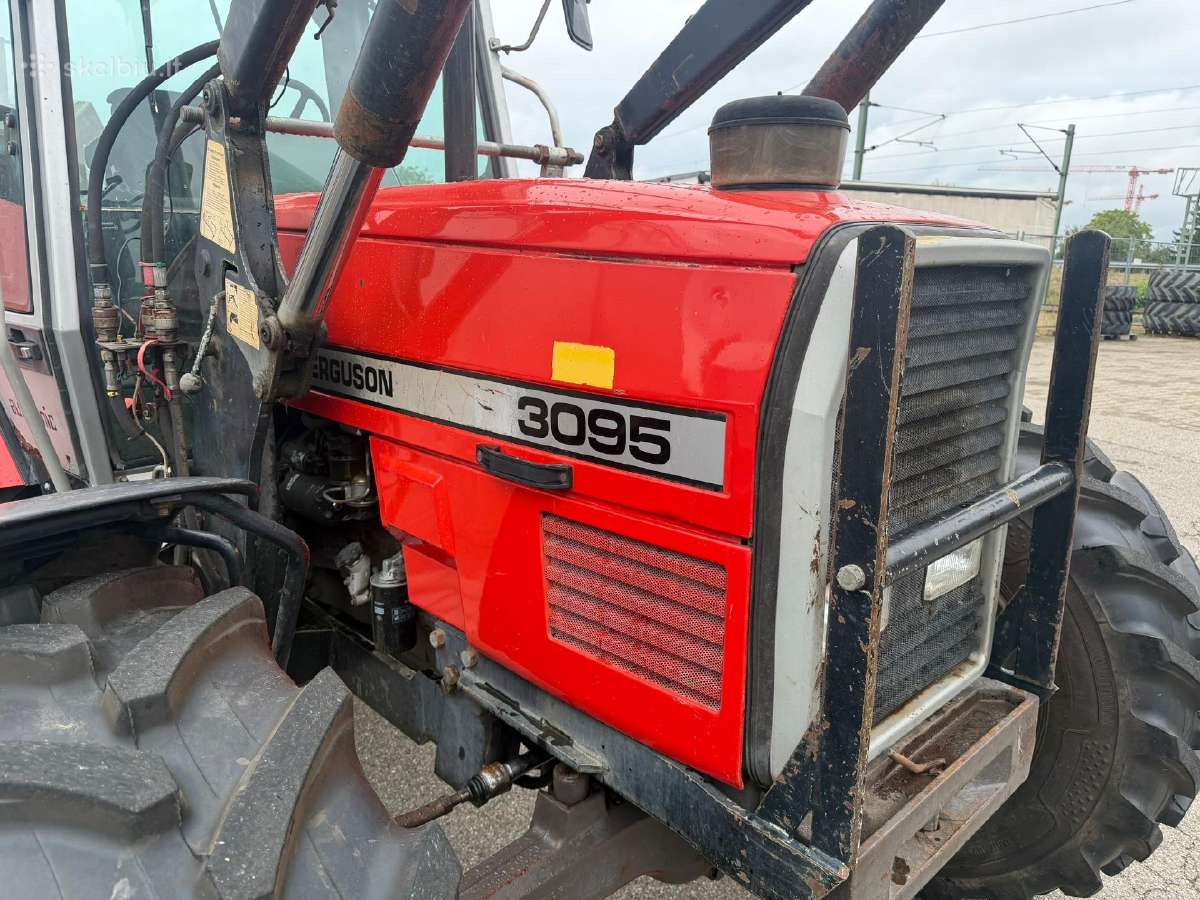 Massey Ferguson 3095 su frontaliniu krautuvu - nuotraukos Nr. 6