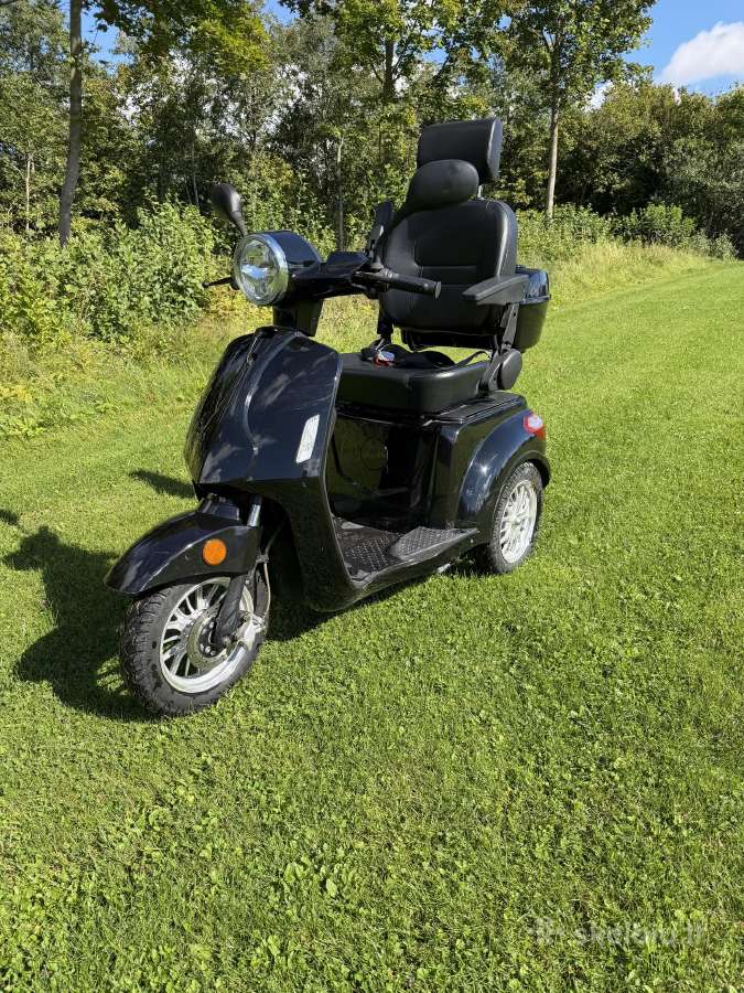 Scooteris senjoram - nuotraukos Nr. 8