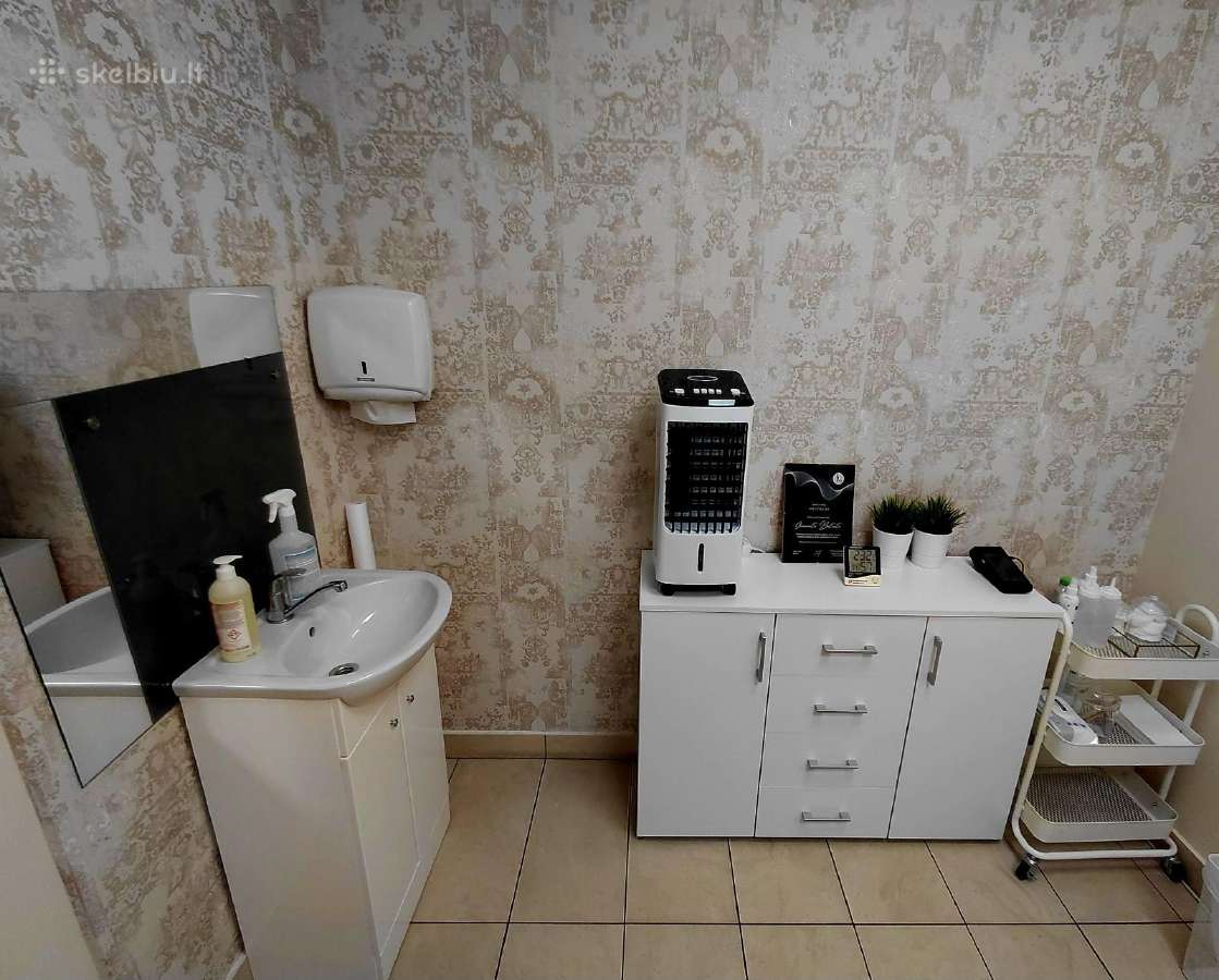 Parduodu soliariumus ir kirpyklos baldus - nuotraukos Nr. 15