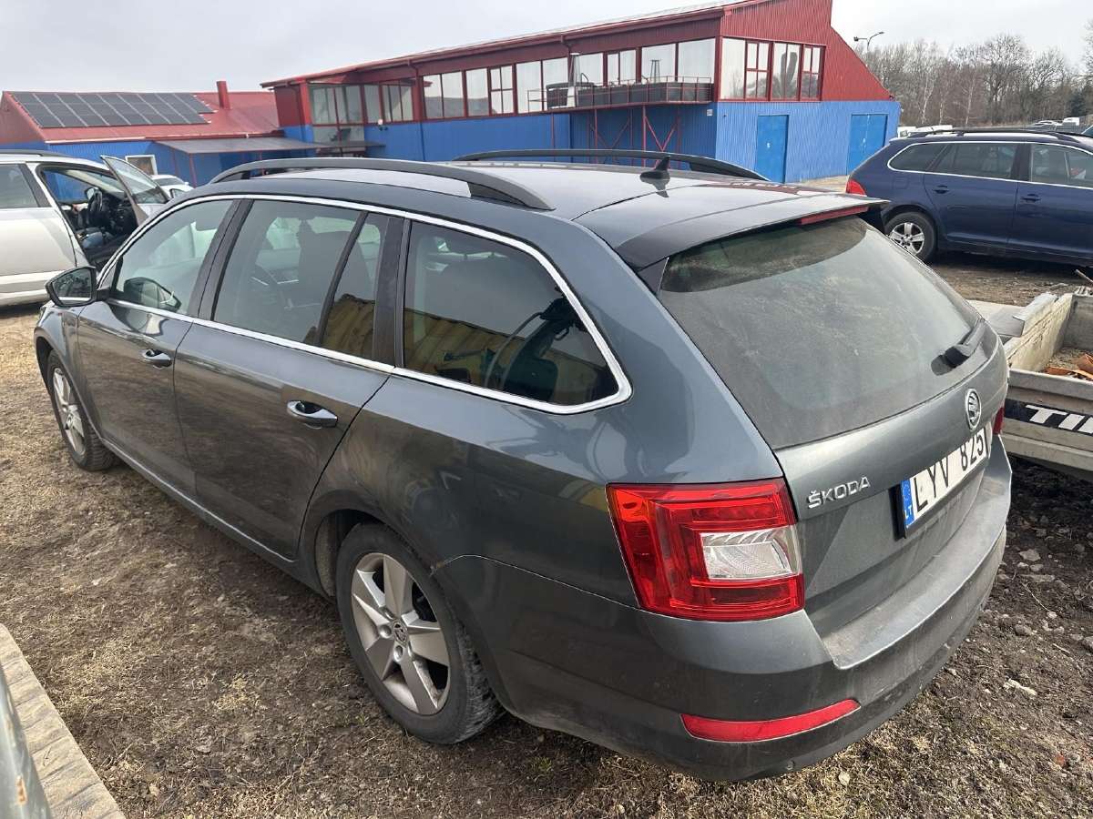 Skoda Octavia - nuotraukos Nr. 8