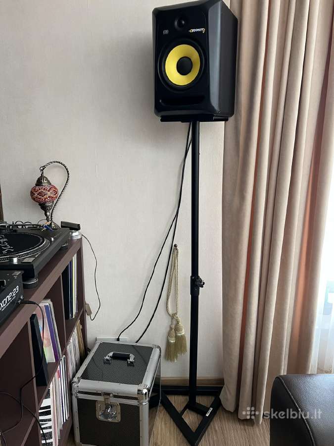 Krk Rokit 8 kolonėlės monitoriai su stovais - nuotraukos Nr. 2