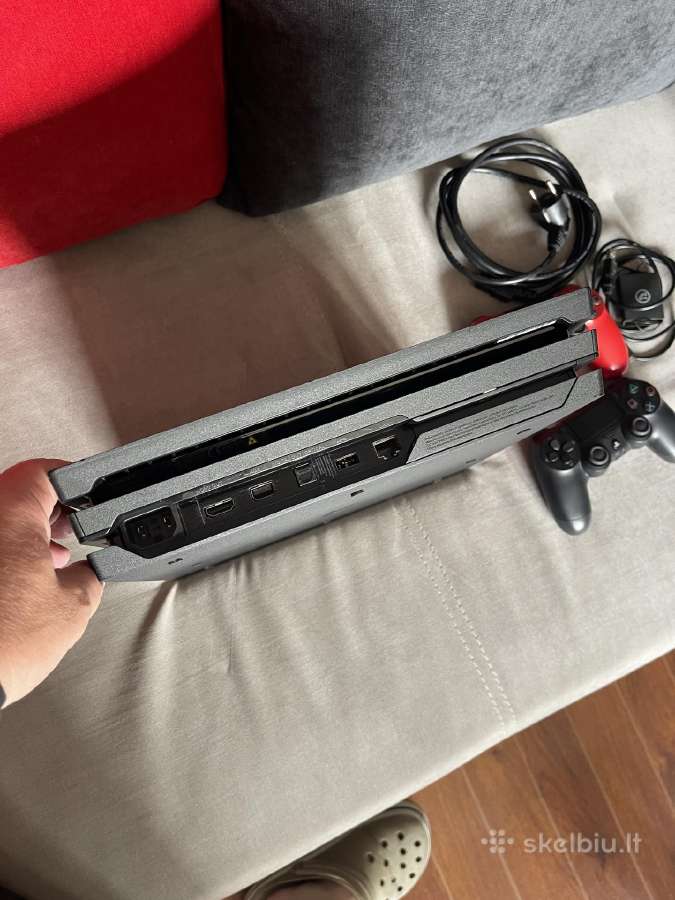 Sony Playstation 4 su 2 pultais. - nuotraukos Nr. 3