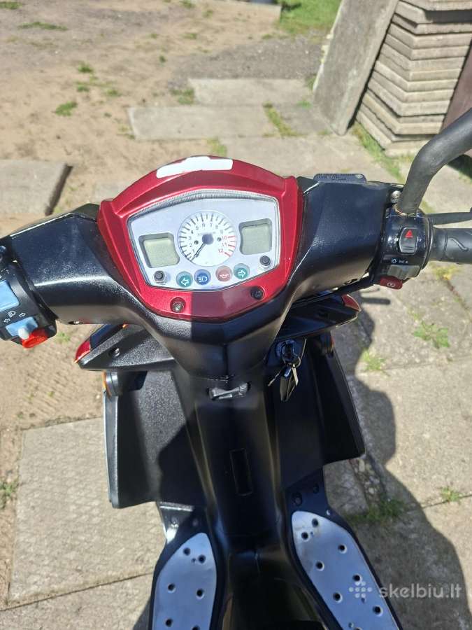 Motoroleris 49cc su dokumentais - nuotraukos Nr. 2