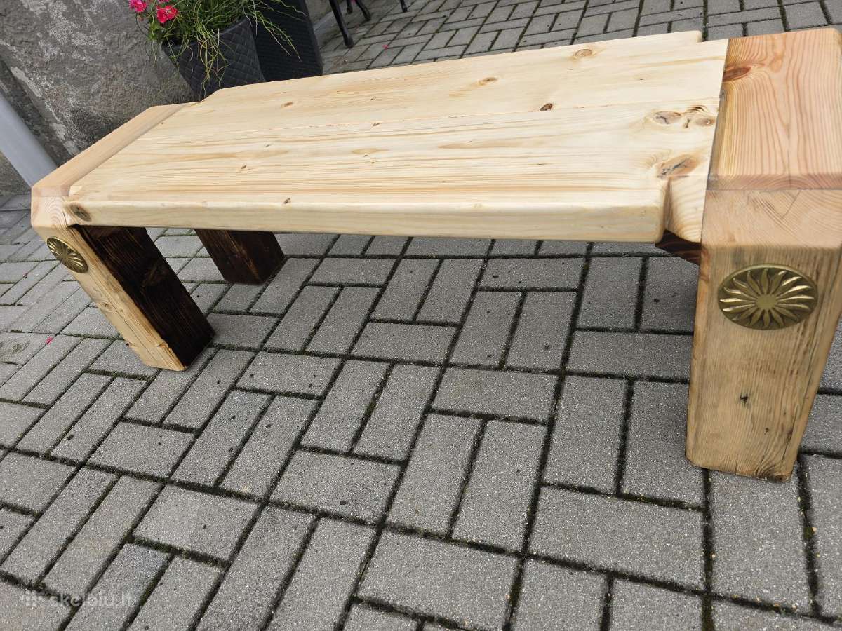 Modernus staliukas iš medžio - nuotraukos Nr. 2