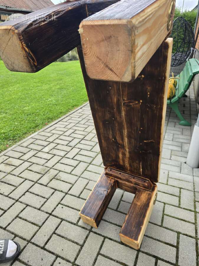 Modernus staliukas iš medžio - nuotraukos Nr. 7