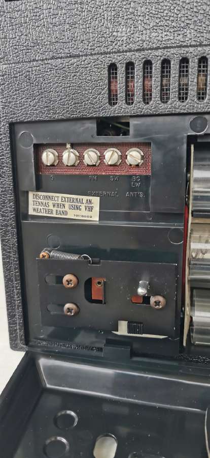 Zenith Trans-oceanic Royal D7000y Radijo Imtuvas - nuotraukos Nr. 17