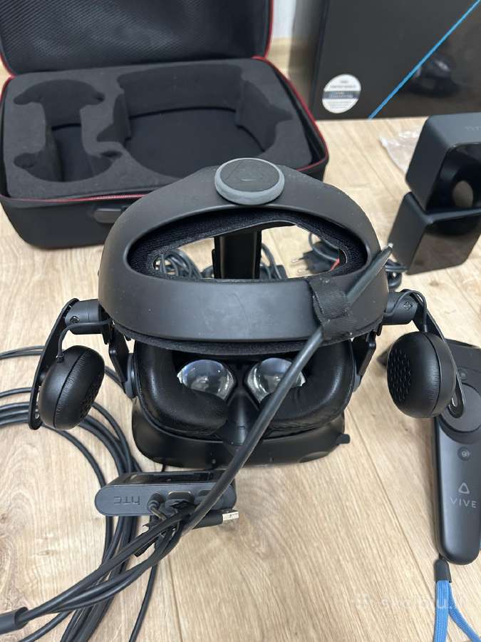 HTC Vive su daug priedų - nuotraukos Nr. 3
