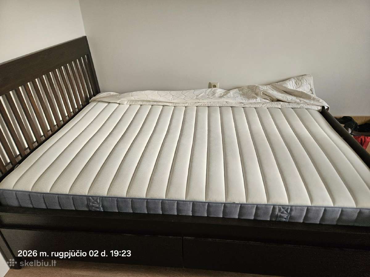 Parduodame, praktiškai nenaudota lova su stalčiais - nuotraukos Nr. 4
